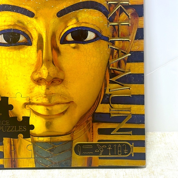 Tutankhamun Deluxe Jigsaw Puzzle Book - Picture 4 of 17